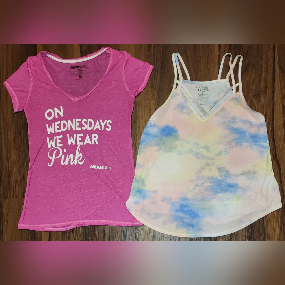Lot of 2 Juniors Sz L Tops, Gently Worn